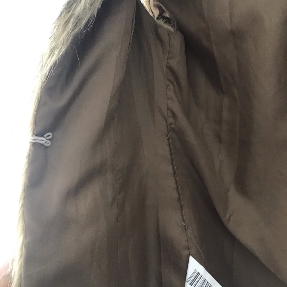 Faux Fur Vest Women’s Size Small - Picture 8 of 9